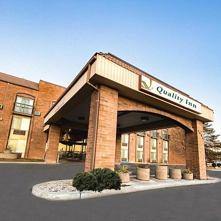 Quality Inn Vernal Near Dinosaur National Monument Exterior photo