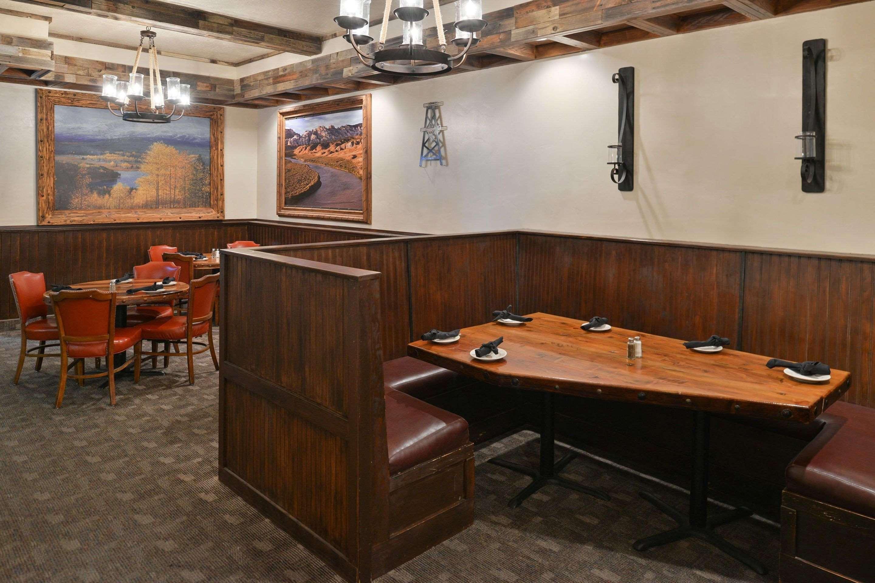 Quality Inn Vernal Near Dinosaur National Monument Exterior photo